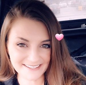 Meet your Posher, Holli